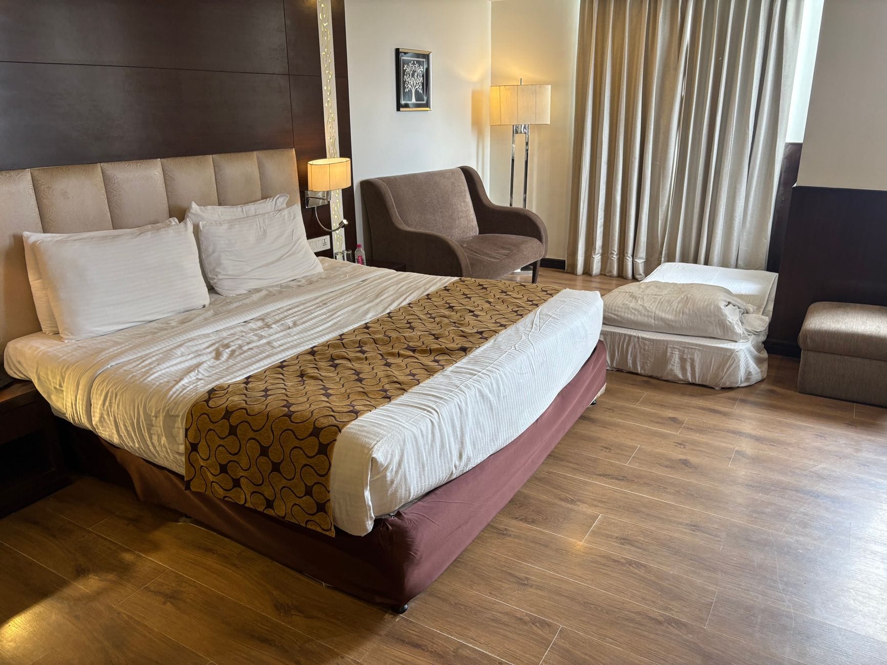 Nowoczesny, przytulny pokój hotelowy idealny na rodzinny nocleg